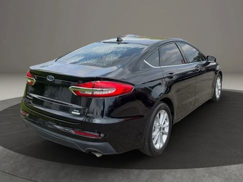 Used 2020 Ford Fusion SE FWD image 9