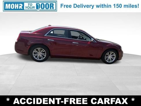 Used 2017 Chrysler 300 C RWD image 6