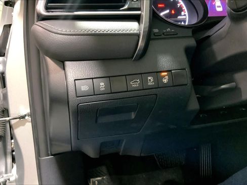 Used 2024 Toyota Camry SE w/ Cold Weather Package AWD/4WD image 35