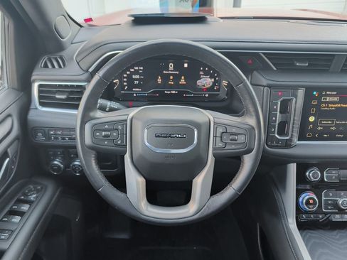 Used 2022 GMC Yukon XL Denali image 21