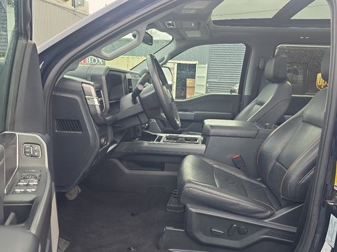 Used 2025 Ford F350 Lariat w/ Black Appearance Package image 13