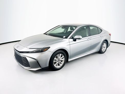 Used 2025 Toyota Camry LE FWD image 3