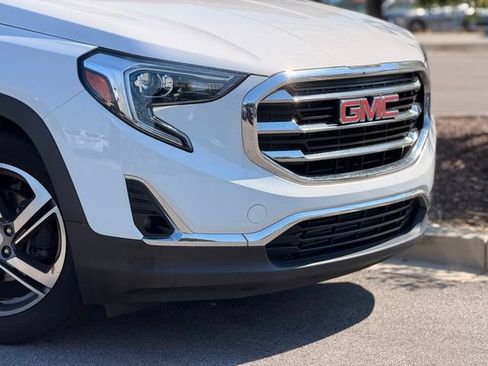 Used 2021 GMC Terrain SLT FWD image 3