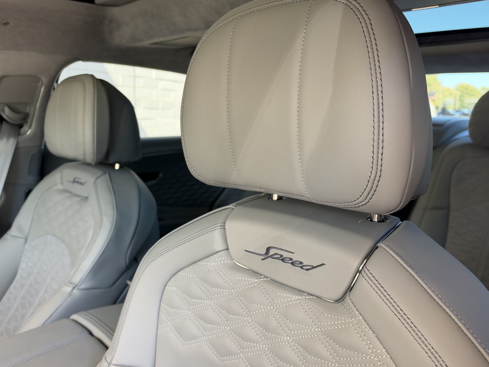 Certified 2025 Bentley Flying Spur Plug-In Hybrid AWD/4WD image 36