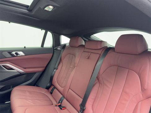 Used 2022 BMW X6 xDrive40i w/ Executive Package image 41