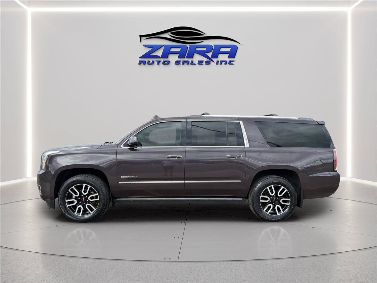 Used 2015 GMC Yukon XL Denali w/ Premium Package AWD/4WD image 4