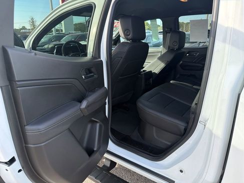 Used 2024 GMC Canyon Elevation w/ Elevation Premium Package image 17