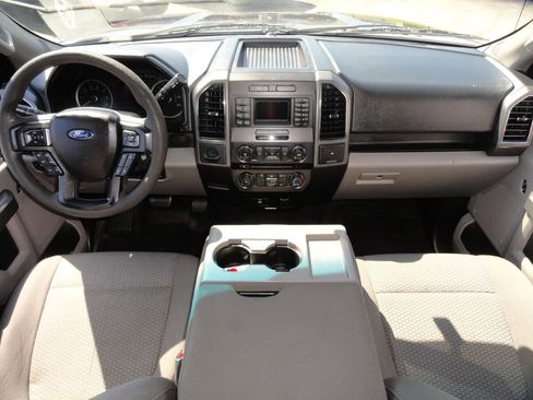 Used 2017 Ford F150 XLT RWD image 6