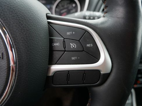 Used 2018 Jeep Compass Latitude w/ Popular Equipment Group AWD/4WD image 24