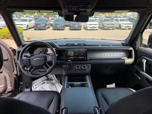 Used 2025 Land Rover Defender 130 V8 AWD/4WD image 21