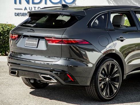 New 2025 Jaguar F-PACE R-Dynamic S image 7