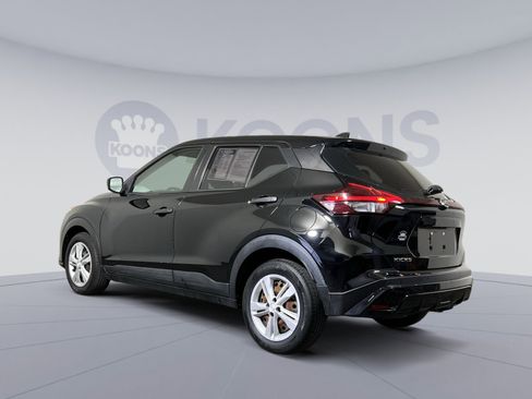 Used 2021 Nissan Kicks S image 4