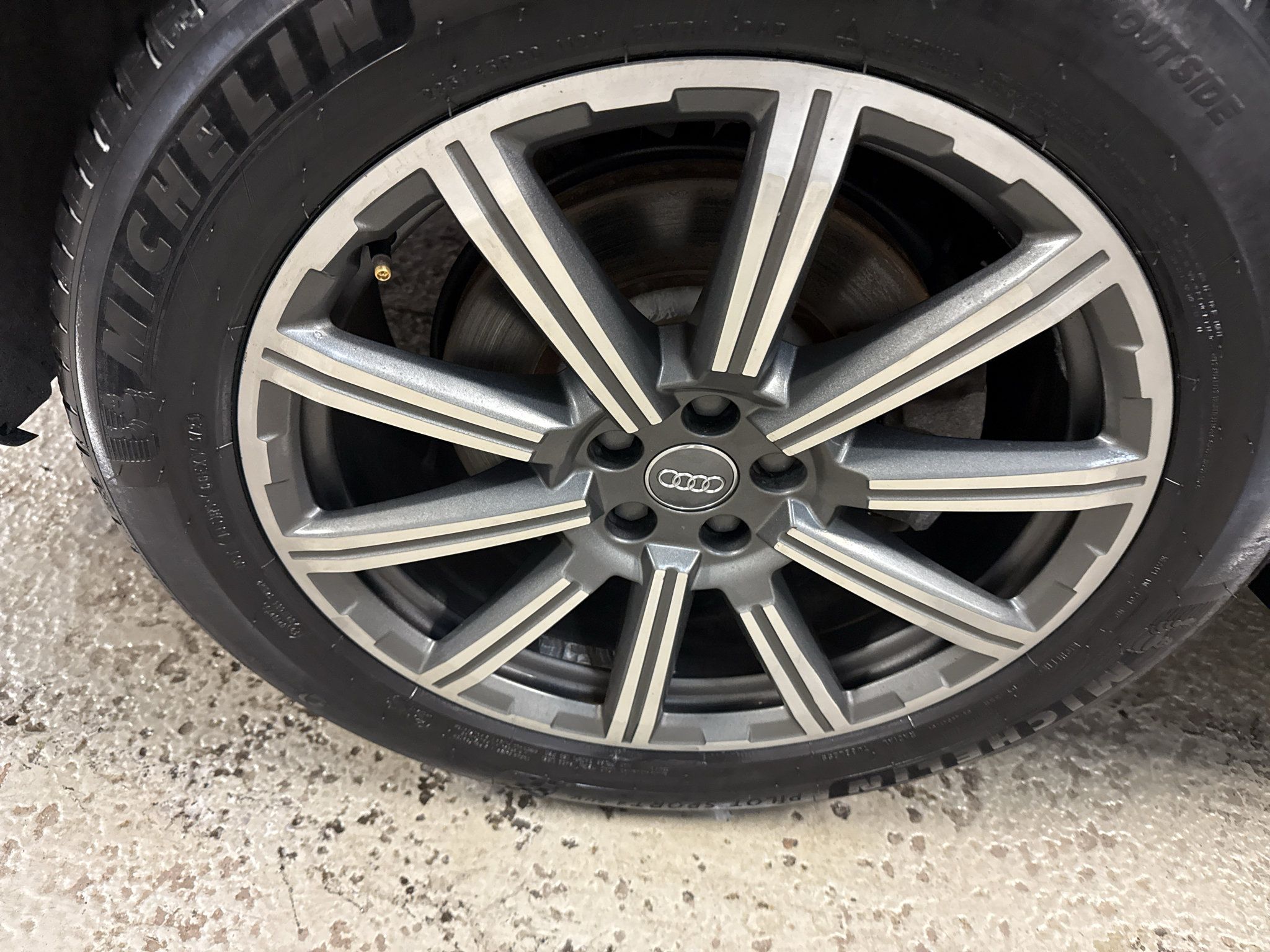 Used 2017 Audi Q7 3.0T Prestige w/ Prestige Package AWD/4WD image 32