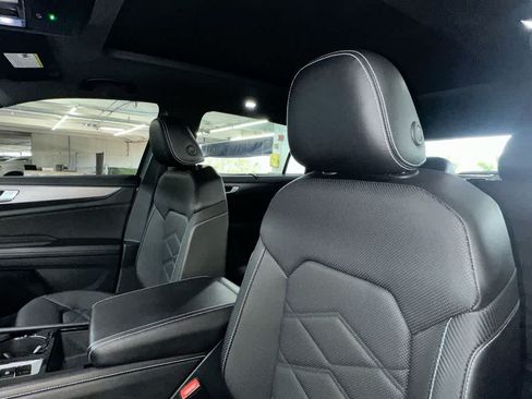 Certified 2024 Volkswagen Atlas Cross Sport SE w/ Panoramic Sunroof Package FWD image 14