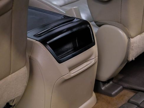 Used 2016 Toyota Sienna XLE w/ XLE Navigation Package FWD image 46