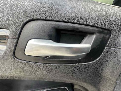 Used 2018 Chrysler 300 S RWD image 25