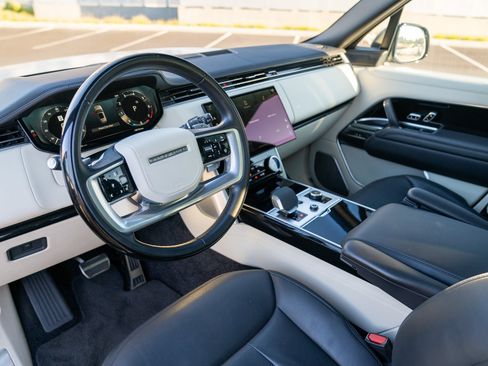 Used 2023 Land Rover Range Rover Autobiography AWD/4WD image 4