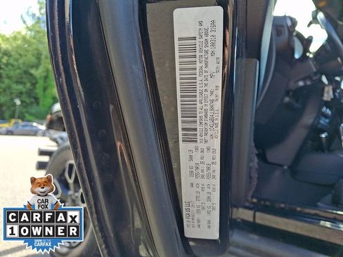 Used 2018 Jeep Wrangler Sahara AWD/4WD image 26