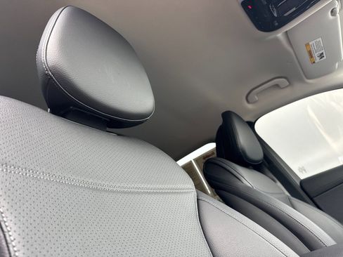 Certified 2025 Mercedes-Benz GLC 350e 4MATIC image 17