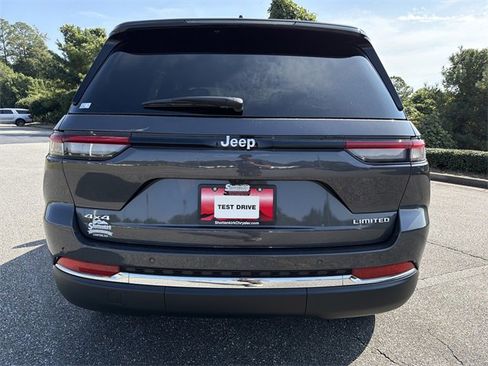 New 2025 Jeep Grand Cherokee Limited image 6