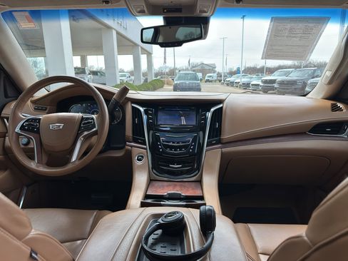 Used 2016 Cadillac Escalade Platinum image 13