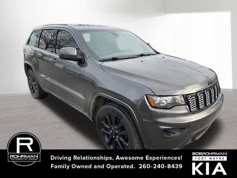 Used 2019 Jeep Grand Cherokee Altitude image 7