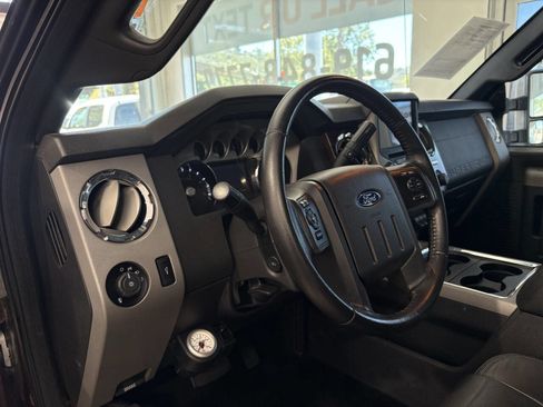 Used 2015 Ford F250 Lariat w/ Lariat Interior Package image 15