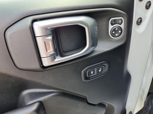 Used 2019 Jeep Wrangler Unlimited Sport S image 23