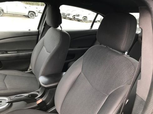 Used 2013 Chrysler 200 LX image 5