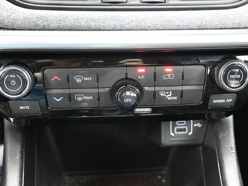 Used 2022 Jeep Compass Latitude AWD/4WD image 24