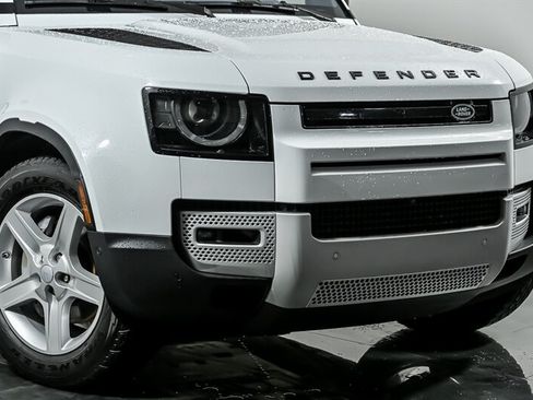 Used 2020 Land Rover Defender 110 HSE AWD/4WD image 2