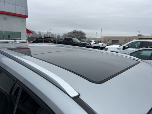 Used 2024 Toyota Grand Highlander Platinum image 3