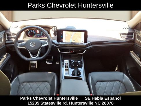 Used 2025 Volkswagen Atlas SEL Premium R-Line AWD/4WD image 24