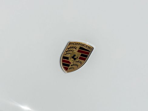 Certified 2026 Porsche Macan AWD/4WD image 17