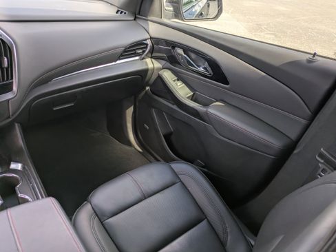 Used 2023 Chevrolet Traverse RS AWD/4WD image 13