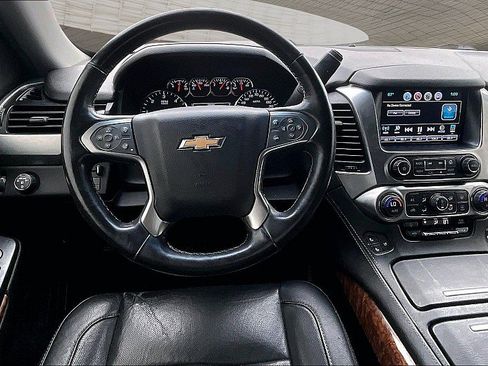 Used 2019 Chevrolet Suburban Premier w/ RST 6.2L Performance Edition RWD image 10