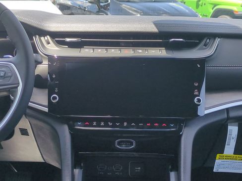 New 2026 Jeep Grand Cherokee Limited RWD image 19