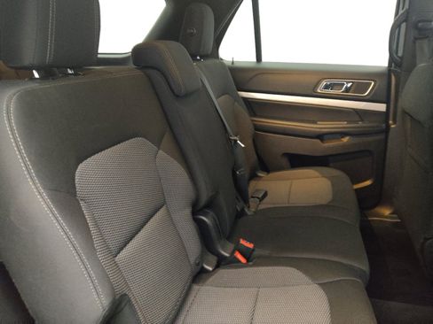 Used 2016 Ford Explorer XLT w/ Equipment Group 201A FWD image 19