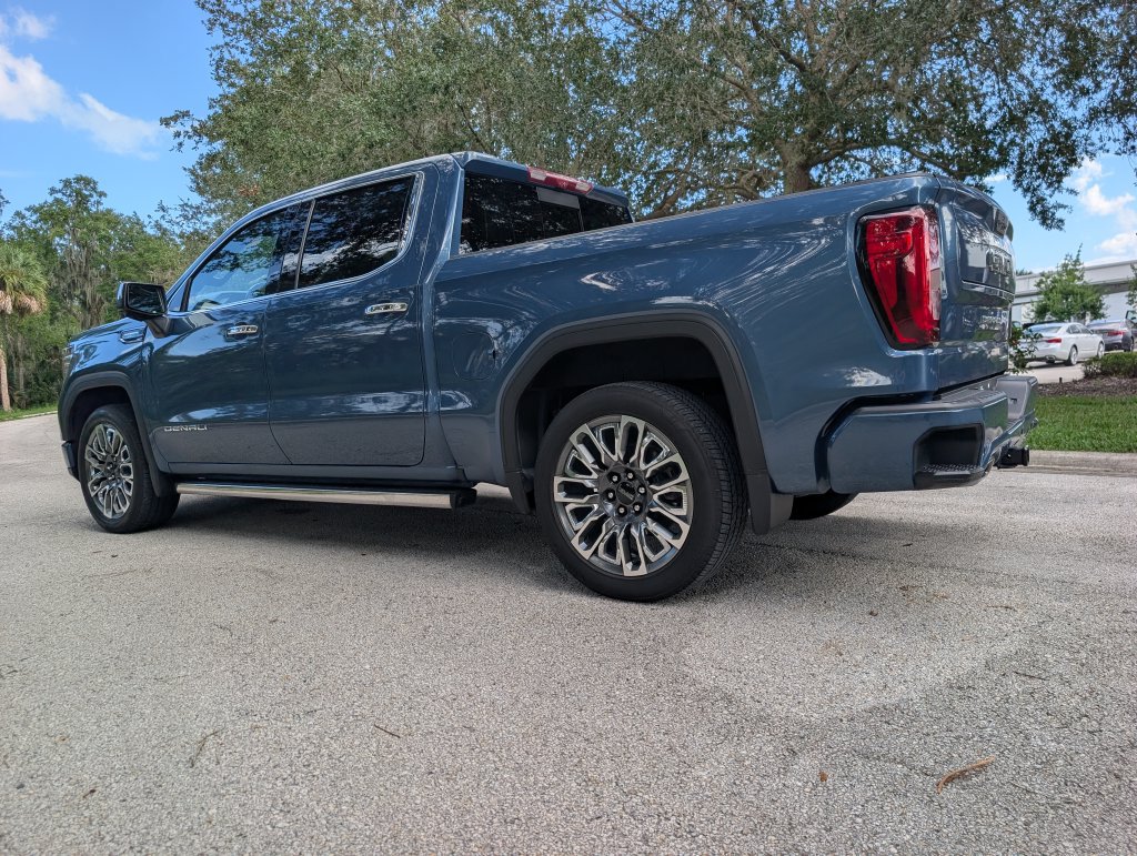 Used 2025 GMC Sierra 1500 Denali Ultimate AWD/4WD image 6