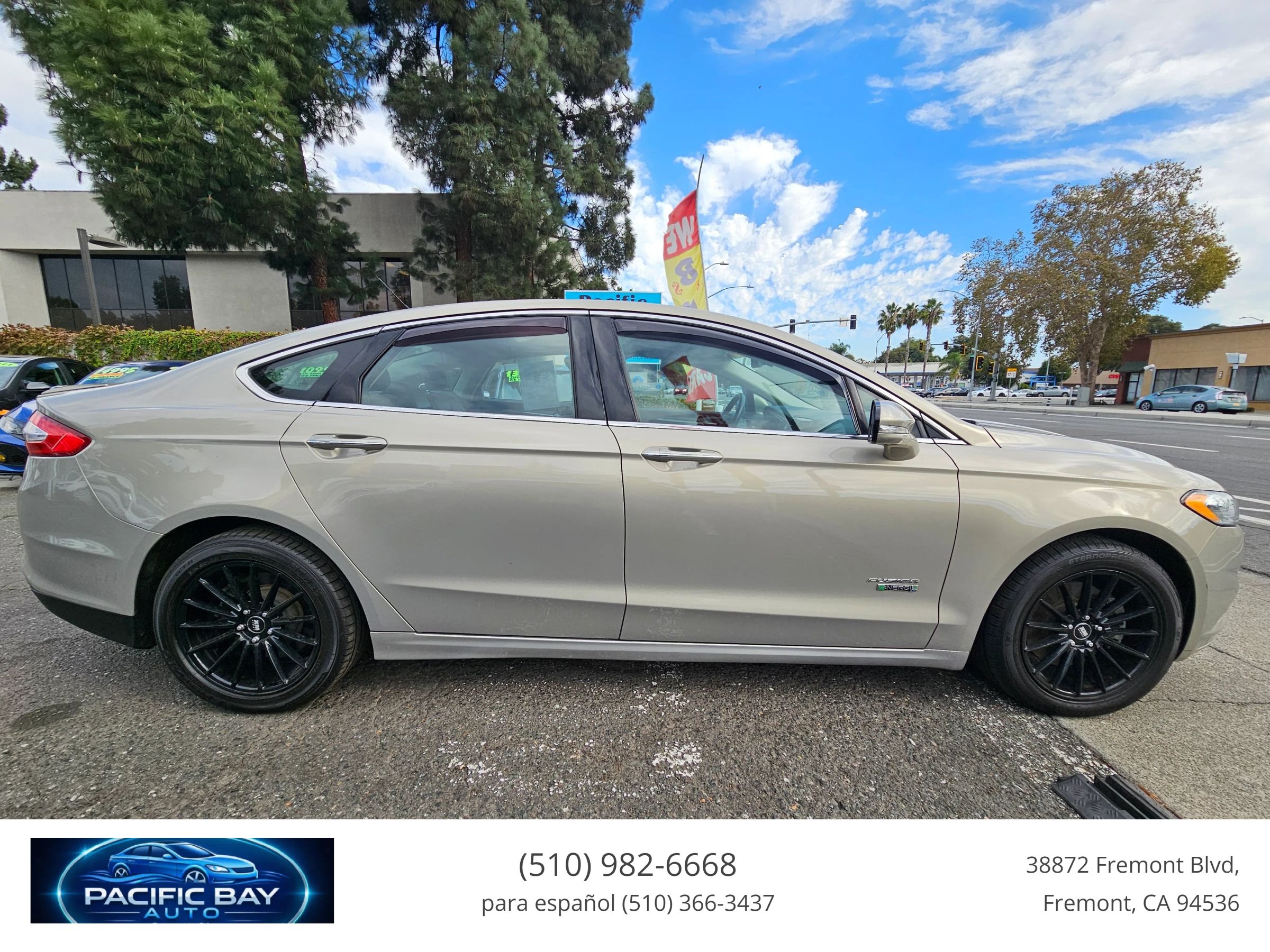 Used 2015 Ford Fusion Energi Titanium FWD image 8