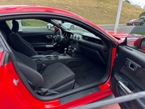 Used 2015 Ford Mustang Coupe RWD image 20