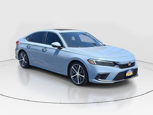 Used 2024 Honda Civic Touring image 3