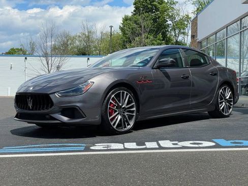 Used 2022 Maserati Ghibli Trofeo RWD image 9