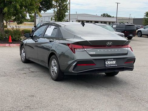 Certified 2025 Hyundai Elantra SE FWD image 5
