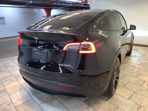 Used 2021 Tesla Model Y Performance AWD/4WD image 7
