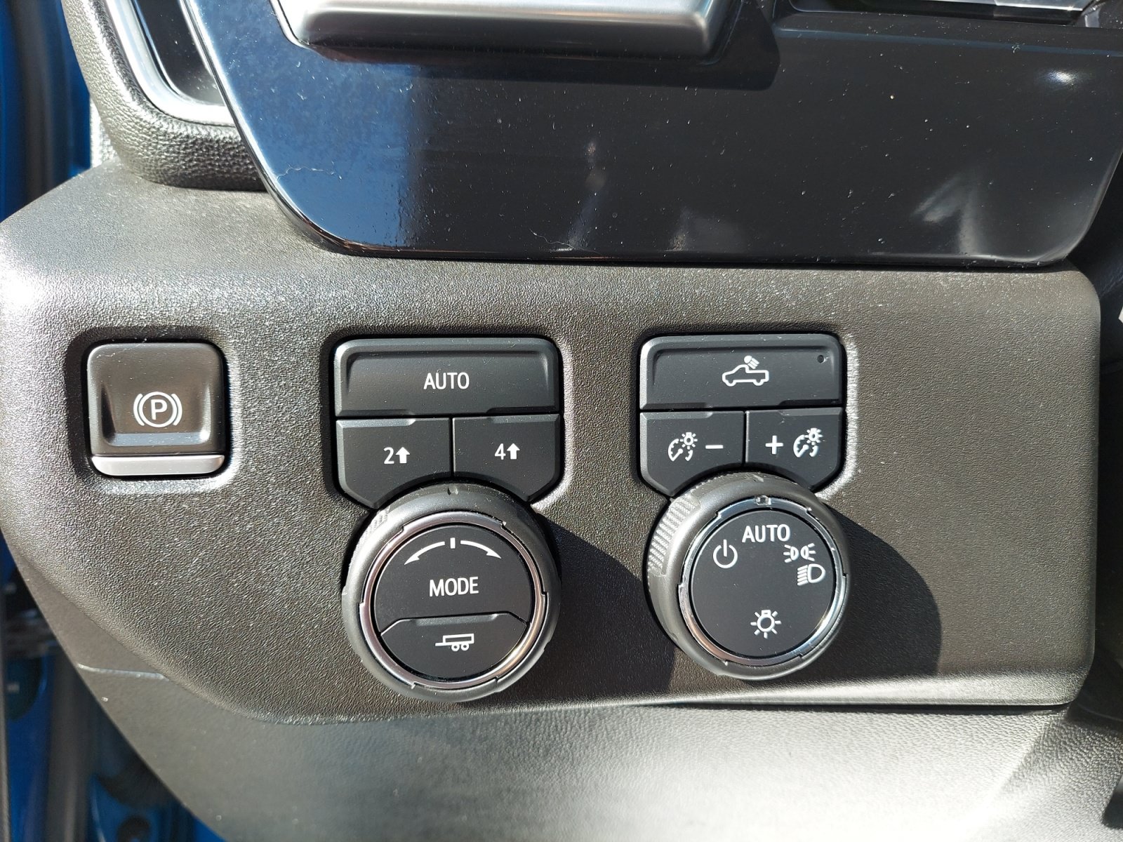 Used 2022 Chevrolet Silverado 1500 LT w/ Protection Package AWD/4WD image 27