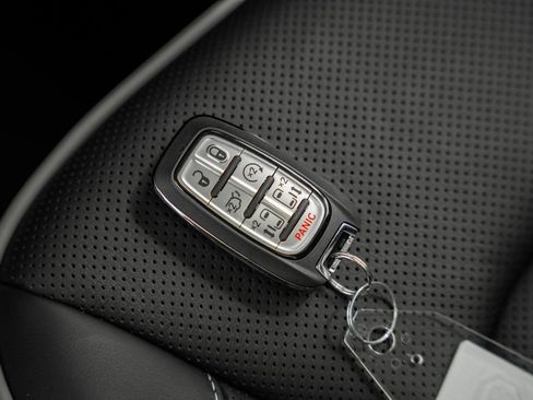 New 2026 Chrysler Pacifica Limited image 38