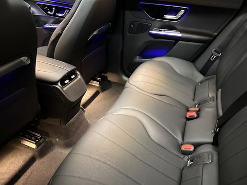 New 2026 Mercedes-Benz EQE 320 4MATIC SUV image 22