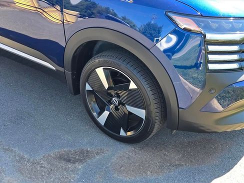 Used 2025 Nissan Kicks SR FWD image 18