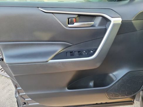 Used 2021 Toyota RAV4 XLE FWD image 12